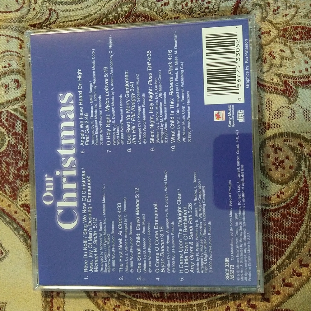 Our Christmas CD music 🎶 🎄 - Picture 2 of 6